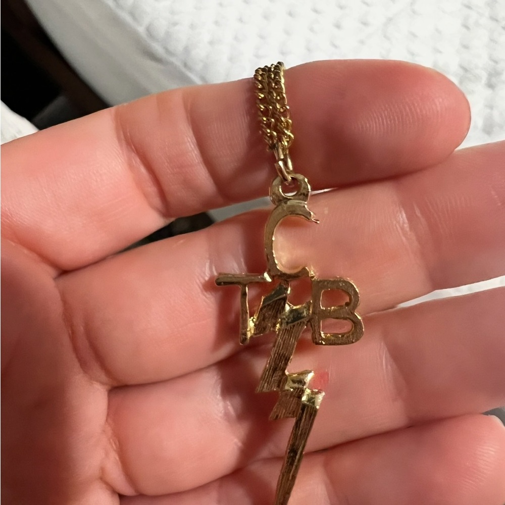 Gold Pendant Elvis Necklace